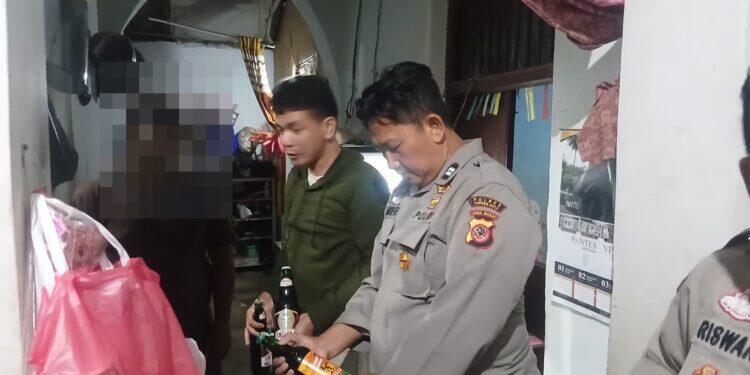 Operasi Pekat Polsek Kedawung, Sita Puluhan Botol Miras Ilegal