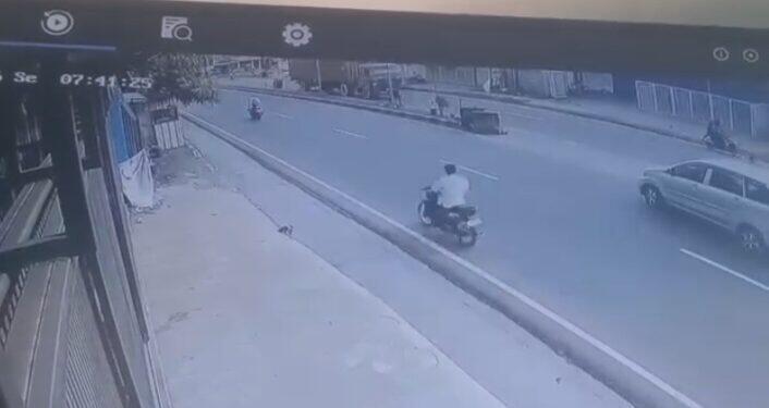 Ban Truk Lepas di Pantura Arjawinangun, Pemotor Terpental dan Luka Serius