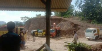Galian Diduga Ilegal di Gunung Benggoi Kembali Marak, Antrean Truk Capai Puluhan Unit