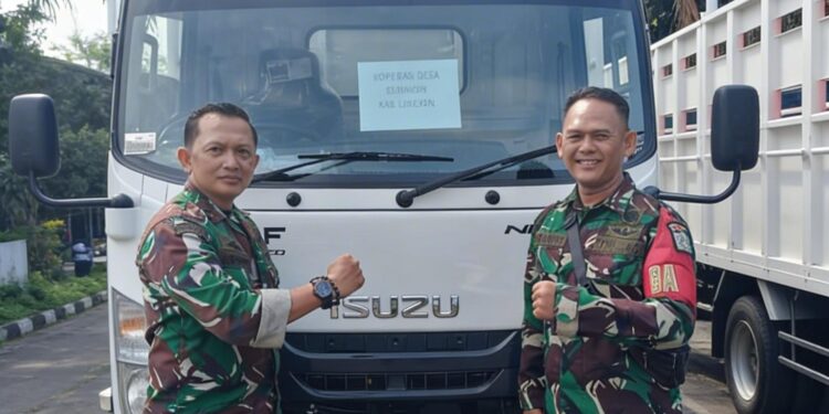 Kodim 0620 Kabupaten Cirebon Serahkan 17 Kendaraan Operasional untuk Koperasi Desa