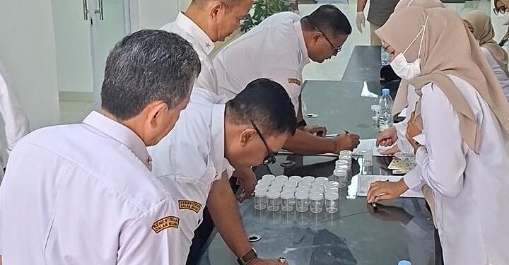 BNN Sidak Rapat Pemda Kuningan, Sejumlah Pejabat Jalani Tes Urine
