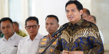 Bupati Lucky Hakim Instruksikan Pemulangan Delapan Pekerja Asal Indramayu yang Telantar di Papua