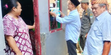 Berharap Bantuan Tepat Sasaran, Rumah Penerima Bansos di Majalengka Mulai Dipasang Striker