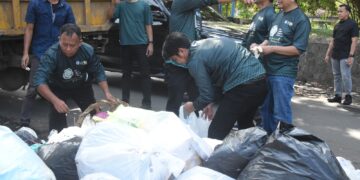Harga Plastik Naik, Pemkab Cirebon Ajak Warga Beralih ke Pembungkus Alami