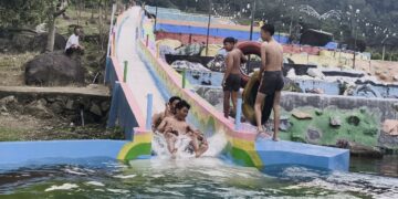 Perosotan 70 Meter Bumi Pelangi Kuningan Jadi Magnet Wisata Baru