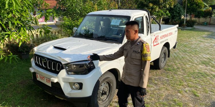 Tiga Santriwati Ponpes Al-Urwatul Wutsqo Indramayu Tertabrak Mobil Pikap Koperasi Merah Putih