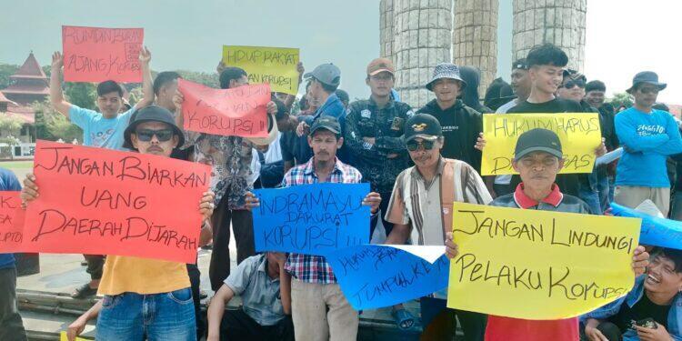Ratusan Massa GEMI Desak Kejaksaan Tetapkan Tersangka Kasus Tuper DPRD Indramayu Rp16,8 Miliar