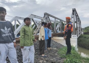 KAI Daop 3 Cirebon Imbau Masyarakat Tidak Melakukan Aktivitas Ilegal di Jalur Rel KA