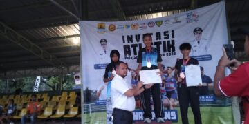 SMPN 1 Beber Pertahankan Juara Umum Invitasi Atletik 2026
