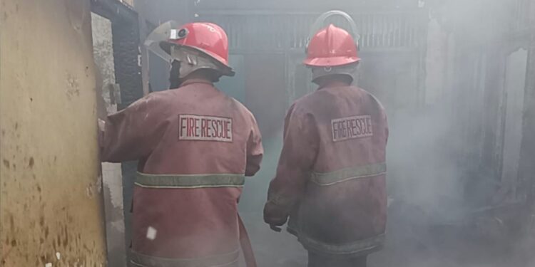 Dua Rumah Terbakar di Plumbon Cirebon, Diduga Akibat Korsleting Kipas Angin