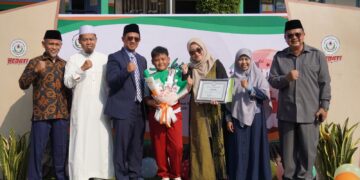 Finza Athariz Raih Medali Perak Olimpiade Matematika Internasional