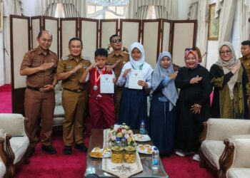 Bupati Kuningan Apresiasi Dua Pelajar Peraih Medali Olimpiade Internasional