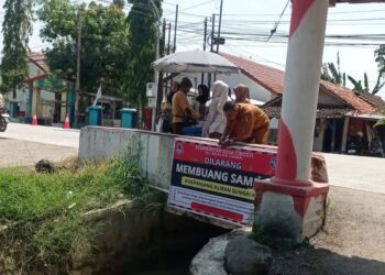 Usai Normalisasi, Pemdes Cibogo Pasang Spanduk Larangan Buang Sampah