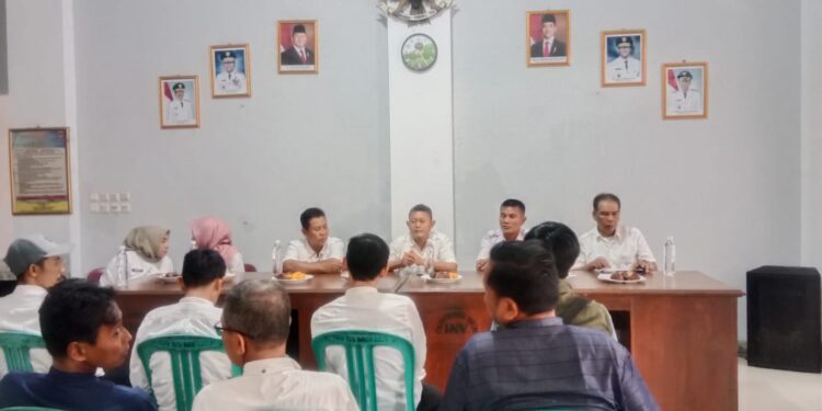 Monev Kecamatan Astanajapura Nilai Pembangunan Desa Mertapada Kulon Sesuai Rencana