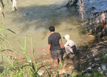 Keluarga Tempuh Ritual Tradisional di Tengah Pencarian Korban Tenggelam di Cisanggarung