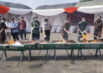 Kejari Indramayu Musnahkan 310,93 gram Sabu dan Ribuan Gram Ganja