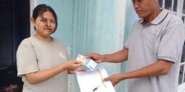 BUMDes Dongkrak PADes, Pemdes Astanajapura Rutin Salurkan Bansos untuk Warga