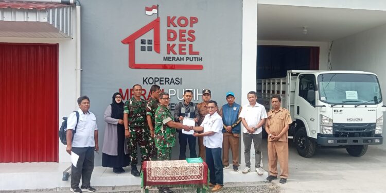 Babinsa Kesenden Hadiri Serah Terima Kendaraan Operasional KDKMP
