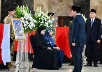 Presiden Prabowo Beri Penghormatan Terakhir untuk Tiga Prajurit TNI yang Gugur di Lebanon 