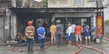 Bengkel dan Toko Aki Ludes Terbakar dalam Hitungan Menit