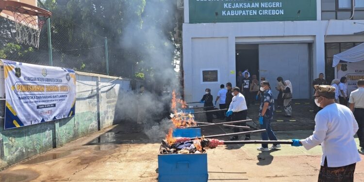 Kejari Kabupaten Cirebon Musnahkan BB 180 Perkara, Narkotika Dominan