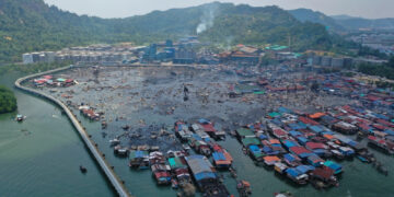 Lebih dari 9.000 Orang Mengungsi Akibat Kebakaran yang Menghancurkan 1.000 Rumah di Kampung Bahagia