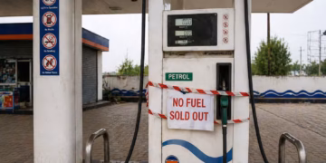 Ribuan Warga Antre BBM di Andhra Pradesh, 400 Lebih SPBU Ditutup Demi Cegah Panic Buying