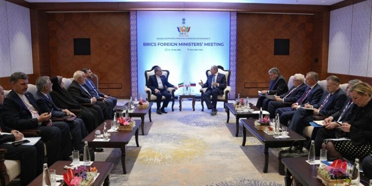 Teheran dan Moskow Menekankan Peran BRICS dalam Keamanan Teluk Persia