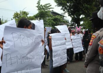 Ratusan Warga Indramayu Desak Hukum Mati Pelaku Pembunuhan Satu Keluarga