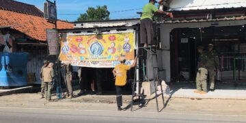 Bangunan Liar di Losari Cirebon Dibongkar Mandiri