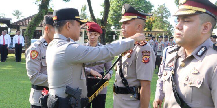 Wakapolres Kuningan Berganti, Kapolres Tekankan Adaptasi dan Integritas
