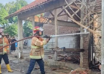 Gudang LPG di Greged Terbakar, 100 Tabung Terlalap, Kerugian Rp200 Juta