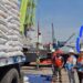 Kolaborasi Perdana Pelindo dan Bulog, 2.000 Ton Beras Diberangkatkan dari Jawa ke Sumatera
