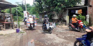 Jalan Ki Ageng Tapa Astapada Rusak Parah, Warga Harap Segera Diperbaiki