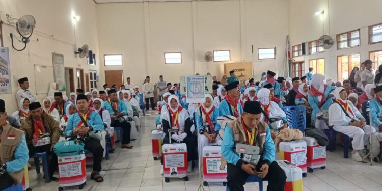 111 Jemaah Haji Pabuaran Dilepas, Camat Titip Tiga Pesan