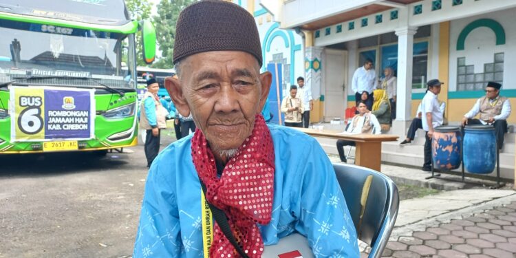 12 Tahun Menunggu, Pasangan Lansia Asal Waled Akhirnya Berangkat Haji