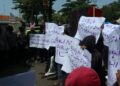 Kawal Sidang, Warga Indramayu Tuntut Keadilan Pembunuhan Satu Keluarga Paoman 
