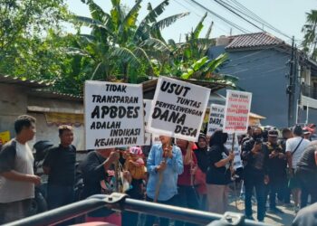 Warga Sutawinangun Desak Transparansi APBDes, Proyek Gedung Mangkrak Disorot