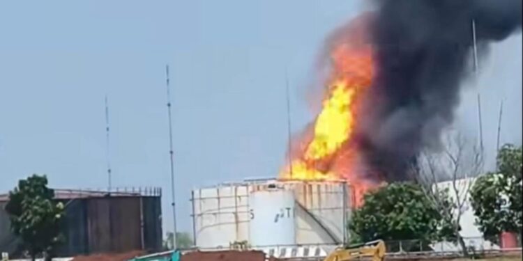 SPU Cemara Pertamina di Indramayu Kebakaran, Warga Panik Dengar Ledakan