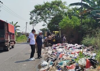Sampah Liar Masih Menghantui, Camat Astanajapura Dorong Desa Tegakkan Perdes Sampah
