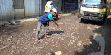 Warga Ancam Pasang Portal, Jalan Poros Suci–Mundu Pesisir Rusak Parah dan Telan Korban
