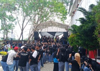 Seluruh Siswa SMKM Lemahabang Lulus 100 Persen