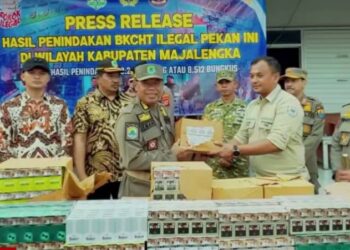 Rokok Ilegal Hasil Operasi Gabungan di Majalengka Diserahkan ke Bea Cukai