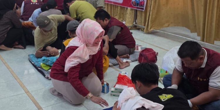 PPNI Kabupaten Cirebon Gelar Khitanan Massal untuk Anak Yatim dan Dhuafa