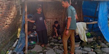 8 Tahun Tinggal di Rumah Reyot, Keluarga Mulyadi Butuh Bantuan