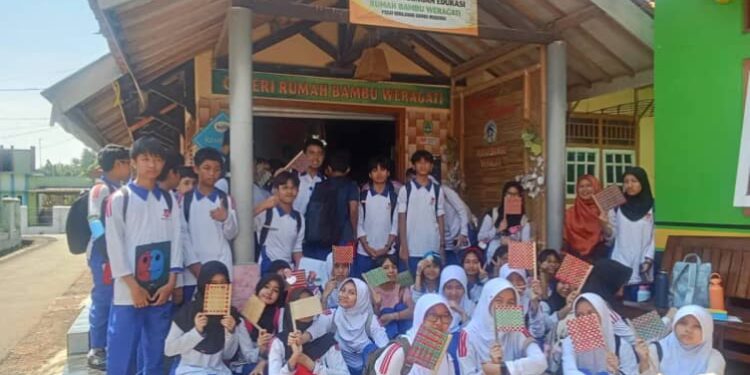 Rumah Bambu di Desa Weragati Jadi Destinasi Wisata Edukasi Unggulan di Majalengka