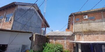 MCK Sekolah Berdiri di Atas Sungai, Warga Keluhkan Bau Limbah