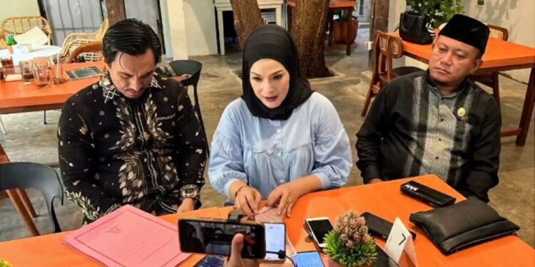 Fifi Sofiah Datangi Mapolres Cirebon Kota Pertanyakan Kasusnya yang Terhenti Sejak 2021