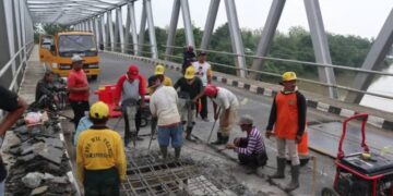 Masuki Tahap Perbaikan Jembatan Monjot Majalengka Ditutup Total