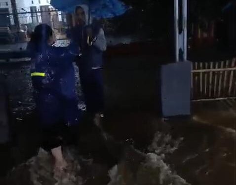Hujan Deras Berjam-jam, Permukiman Warga Sukadana Kembali Terendam Banjir